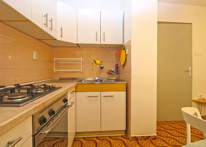 Branko 1348 Πούλα