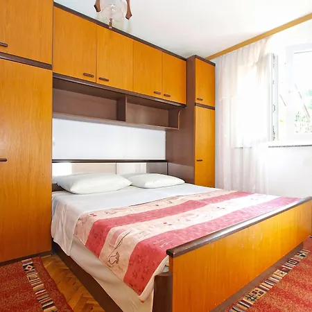 Branko 1348 Apartament