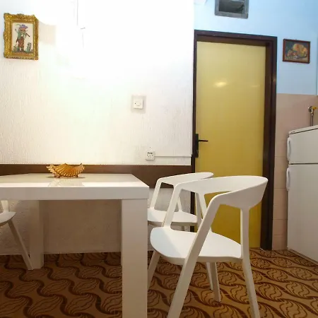 Branko 1348 Apartment *
